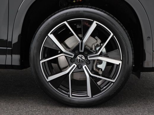 Volkswagen Tayron 1.5 eHybrid 272 Pk Automaat R-Line Edition | Panoramadak | Trekhaak | 20 Inch | Camera | Stuur- e... ActivLease financial lease