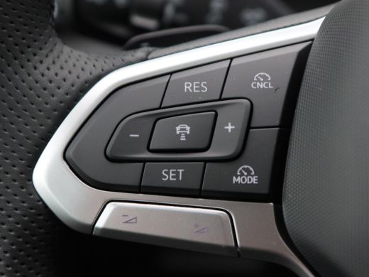 Volkswagen Tayron 1.5 eHybrid 272 Pk Automaat R-Line Edition | Panoramadak | Trekhaak | 20 Inch | Camera | Stuur- e... ActivLease financial lease