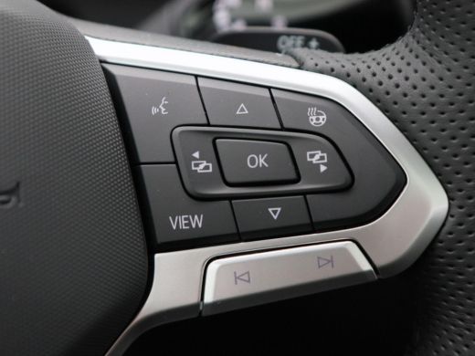 Volkswagen Tayron 1.5 eHybrid 272 Pk Automaat R-Line Edition | Panoramadak | Trekhaak | 20 Inch | Camera | Stuur- e... ActivLease financial lease