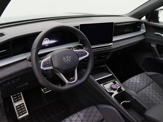 Volkswagen Tayron 1.5 eHybrid 272 Pk Automaat R-Line Edition | Panoramadak | Trekhaak | 20 Inch | Camera | Stuur- e... ActivLease financial lease