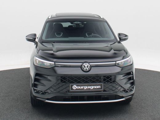 Volkswagen Tayron 1.5 eHybrid 272 Pk Automaat R-Line Edition | Panoramadak | Trekhaak | 20 Inch | Camera | Stuur- e... ActivLease financial lease