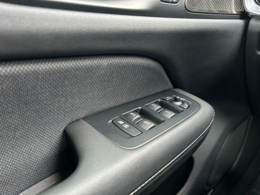 Volvo  V60 2.0 T6 Plug-in hybrid AWD Plus Dark | 360 camera | Trekhaak | All-seasons | Harman/Kardon | Stoel... ActivLease financial lease