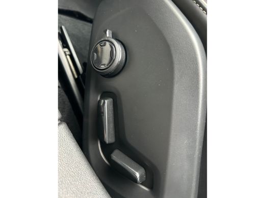 Volvo  V60 2.0 T6 Plug-in hybrid AWD Plus Dark | 360 camera | Trekhaak | All-seasons | Harman/Kardon | Stoel... ActivLease financial lease