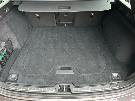 Volvo  V60 2.0 T6 Plug-in hybrid AWD Plus Dark | 360 camera | Trekhaak | All-seasons | Harman/Kardon | Stoel... ActivLease financial lease