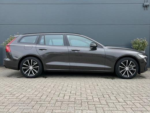 Volvo  V60 2.0 T6 Plug-in hybrid AWD Plus Dark | 360 camera | Trekhaak | All-seasons | Harman/Kardon | Stoel... ActivLease financial lease