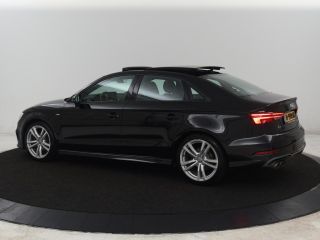 Audi A3 35 TFSI Advance Sport | Panoramadak | S-Line | Stoelverwarming | Half leder | Carplay | Virtual C...