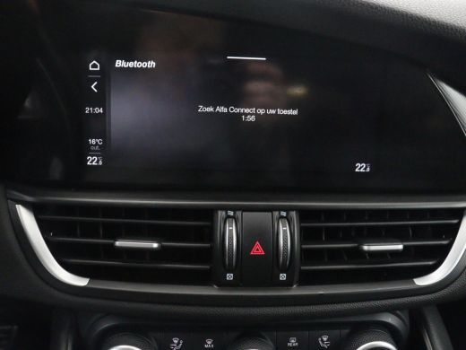 Alfa Romeo Giulia 2.0T Sprint | Leder | Adaptive cruise | Stoel & stuurverwarming | Trekhaak | Camera | Sportstoele... ActivLease financial lease