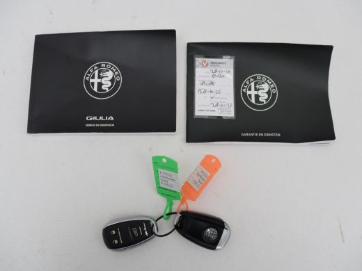 Alfa Romeo Giulia 2.0T Sprint | Leder | Adaptive cruise | Stoel & stuurverwarming | Trekhaak | Camera | Sportstoele... ActivLease financial lease