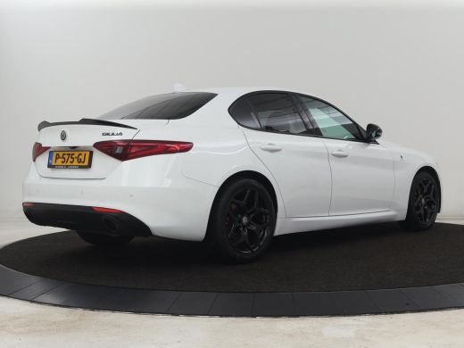 Alfa Romeo Giulia 2.0T Sprint | Leder | Adaptive cruise | Stoel & stuurverwarming | Trekhaak | Camera | Sportstoele... ActivLease financial lease