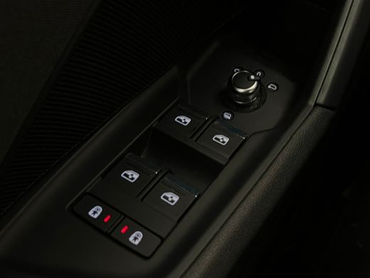 Audi A3 Sportback 35 TFSI Business edition RS Look Velgen | Full LED | Carplay | Cruise | Getinte Ruiten ... ActivLease financial lease