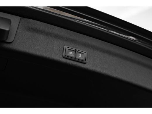 Audi A6 Avant 55 TFSI e quattro S edition Competition 367PK | Trekhaak | Panorama Dak | Head-up display |... ActivLease financial lease