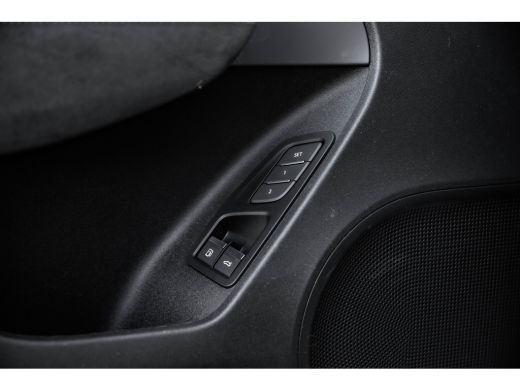 Audi Q3 S edition | Adaptive cruise control | Audi sound system | Cruise control ActivLease financial lease