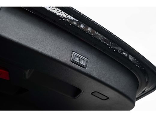 Audi Q3 S edition | Adaptive cruise control | Audi sound system | Cruise control ActivLease financial lease