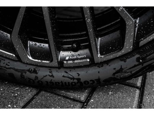 Audi Q3 S edition | Adaptive cruise control | Audi sound system | Cruise control ActivLease financial lease