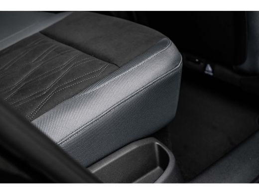 Audi Q3 S edition | Adaptive cruise control | Audi sound system | Cruise control ActivLease financial lease