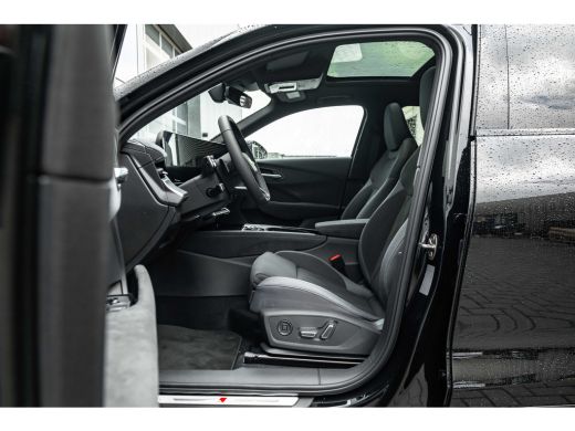 Audi Q3 S edition | Adaptive cruise control | Audi sound system | Cruise control ActivLease financial lease