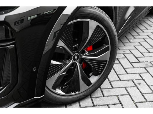 Audi Q6 e-tron S edition performance 100 kWh 306PK | Luchtvering | Panorama dak | B&O Audio | Head-up Display | ... ActivLease financial lease