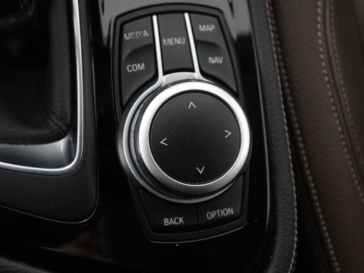 BMW 2 Serie Gran Tourer 220i Business Edition Plus | Luxury Line | Leder | Head-Up | Stoelverwarming | Trekha... ActivLease financial lease