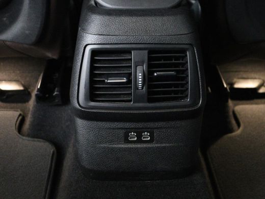 BMW 2 Serie Gran Tourer 220i Business Edition Plus | Luxury Line | Leder | Head-Up | Stoelverwarming | Trekha... ActivLease financial lease