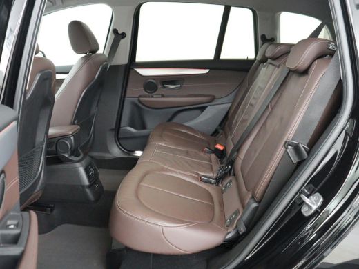 BMW 2 Serie Gran Tourer 220i Business Edition Plus | Luxury Line | Leder | Head-Up | Stoelverwarming | Trekha... ActivLease financial lease