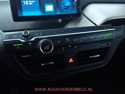 BMW i3 Executive Edition 120Ah 42kWh 93%SOH / CARPLAY / CCS / WARMTEPOMP / NAVI ActivLease financial lease