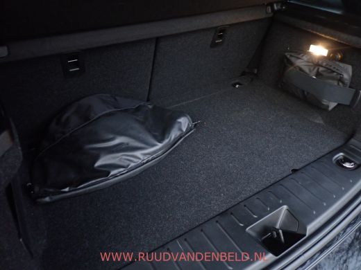 BMW i3 Executive Edition 120Ah 42kWh 93%SOH / CARPLAY / CCS / WARMTEPOMP / NAVI ActivLease financial lease