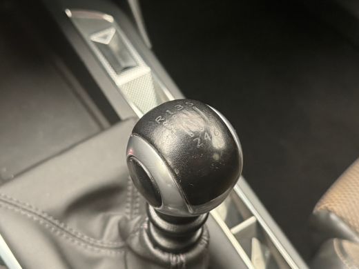 DS DS 3 Crossback 1.2 PureTech Business | Achterbank in delen neerklapbaar | Afwijkende dakkleur | Bestuu... ActivLease financial lease