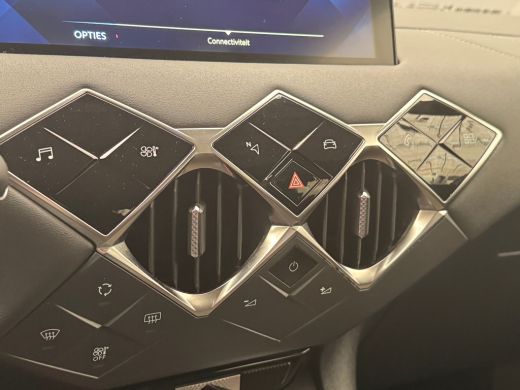 DS DS 3 Crossback 1.2 PureTech Business | Achterbank in delen neerklapbaar | Afwijkende dakkleur | Bestuu... ActivLease financial lease