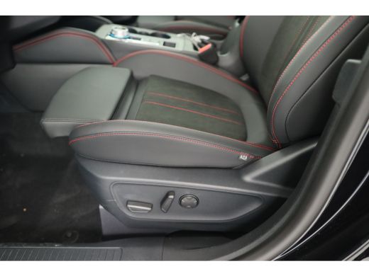 Ford Kuga 2.5 PHEV ST-Line X | Trekhaak Elektrisch Wegklapbaar | Elektrisch Panoramadak | Winter Pack | Mat... ActivLease financial lease