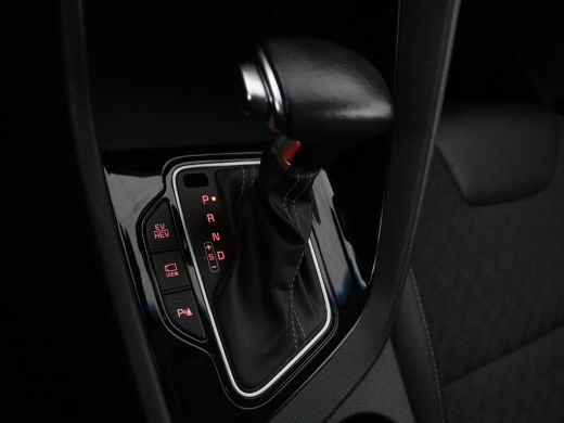 Kia Niro 1.6 GDi PHEV DynamicLine | Half leder | Adaptive cruise | Camera | Carplay | Navigatie | Climate ... ActivLease financial lease