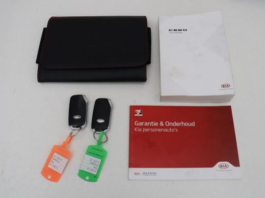 Kia ProCeed 1.0 T-GDI GT-Line | Panoramadak | Leder/Alcantara | Stoelverwarming | Camera | Carplay | Keyless ... ActivLease financial lease