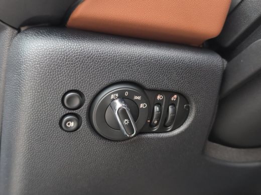 Mini 5-Deurs 1.5 Camden Edition | Panoramadak | Leder | Camera | Cruise Control | Airco (automatisch) | Apple ... ActivLease financial lease