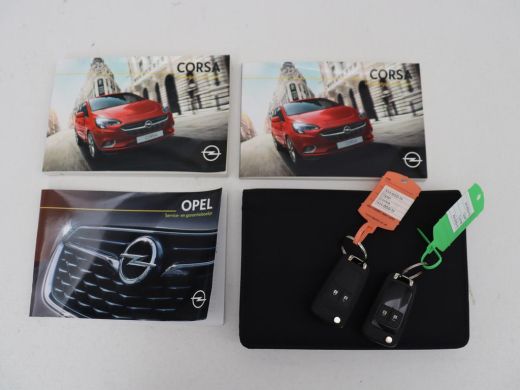 Opel Corsa 1.4 Black Edition | 1e eigenaar | Trekhaak | Carplay | Airco | Cruise control | Parkeerhulp | Nav... ActivLease financial lease