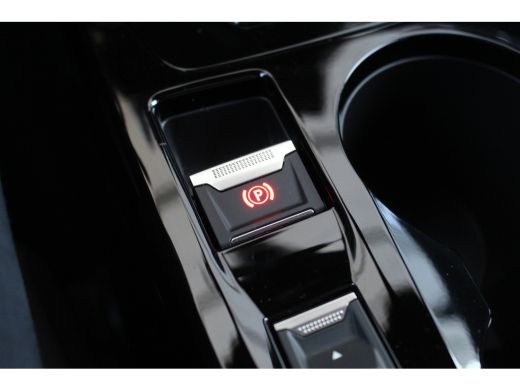 Peugeot 2008 1.2 130PK Allure pack | Adap. Cruise C. | 360 Camera | St. Verwarming | PDC V&A | BLIS | Climate ... ActivLease financial lease