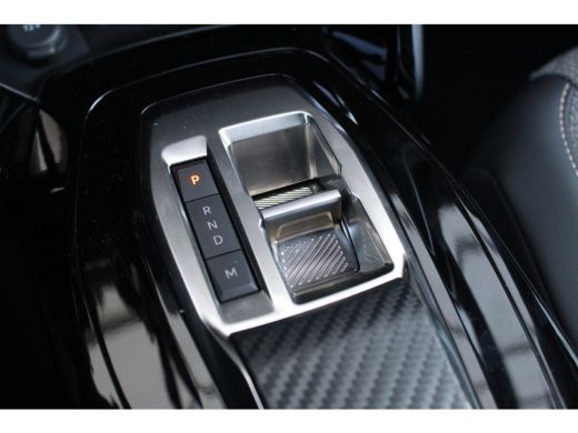 Peugeot 2008 1.2 130PK Allure pack | Adap. Cruise C. | 360 Camera | St. Verwarming | PDC V&A | BLIS | Climate ... ActivLease financial lease