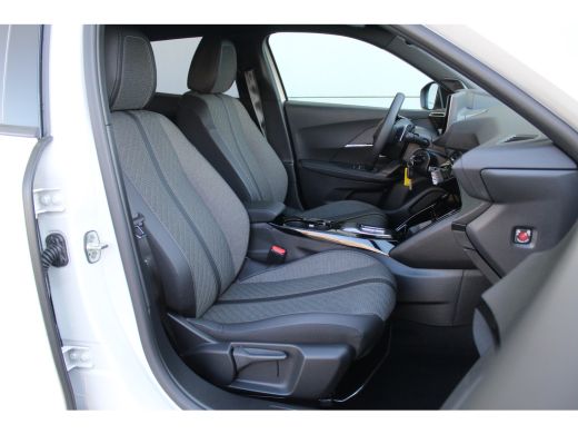 Peugeot 2008 1.2 130PK Allure pack | Adap. Cruise C. | 360 Camera | St. Verwarming | PDC V&A | BLIS | Climate ... ActivLease financial lease