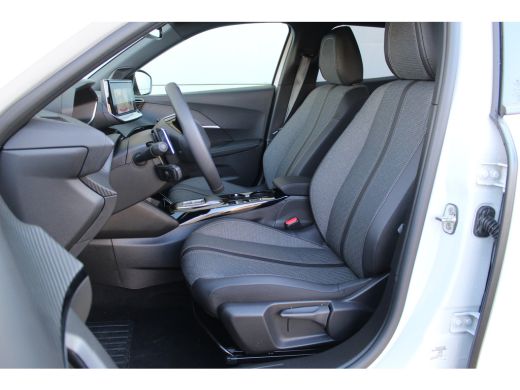 Peugeot 2008 1.2 130PK Allure pack | Adap. Cruise C. | 360 Camera | St. Verwarming | PDC V&A | BLIS | Climate ... ActivLease financial lease