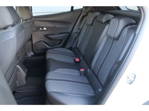 Peugeot 2008 1.2 130PK Allure pack | Adap. Cruise C. | 360 Camera | St. Verwarming | PDC V&A | BLIS | Climate ... ActivLease financial lease