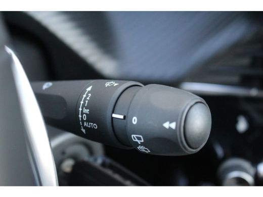 Peugeot 2008 1.2 130PK Allure pack | Adap. Cruise C. | 360 Camera | St. Verwarming | PDC V&A | BLIS | Climate ... ActivLease financial lease