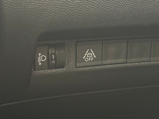 Peugeot 2008 1.2 PureTech Allure Pack Digitaal Dashboard | Camera | Carplay | Parkeersensoren | Carplay | Clim... ActivLease financial lease