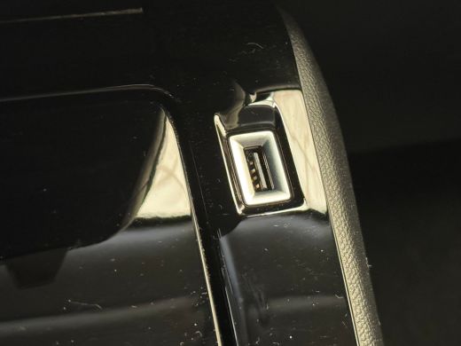 Peugeot 2008 1.2 PureTech Allure Pack Digitaal Dashboard | Camera | Carplay | Parkeersensoren | Carplay | Clim... ActivLease financial lease