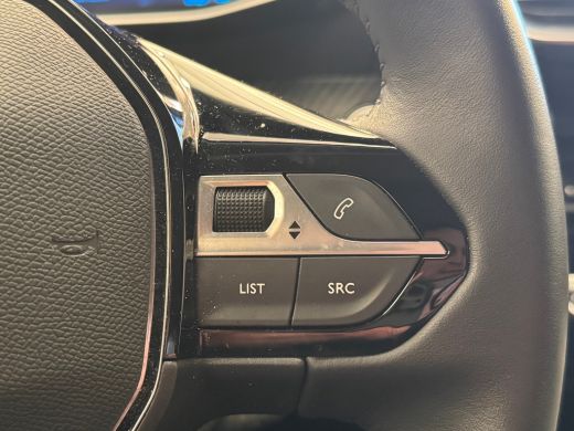 Peugeot 2008 1.2 PureTech Allure Pack Digitaal Dashboard | Camera | Carplay | Parkeersensoren | Carplay | Clim... ActivLease financial lease