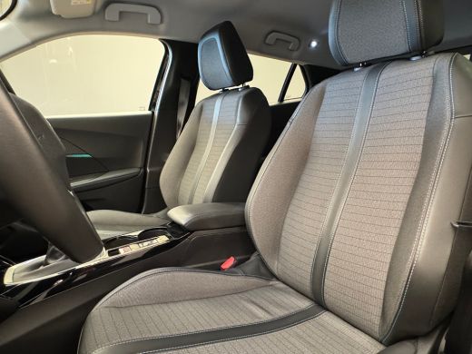 Peugeot 2008 1.2 PureTech Allure Pack Digitaal Dashboard | Camera | Carplay | Parkeersensoren | Carplay | Clim... ActivLease financial lease