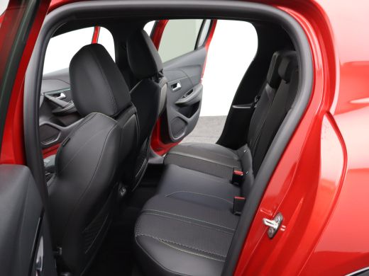 Peugeot 208 Hybrid 100 e-DCS6 GT | Achterbank in delen neerklapbaar | Achterruitverwarming | Achteruitrijcamera ActivLease financial lease