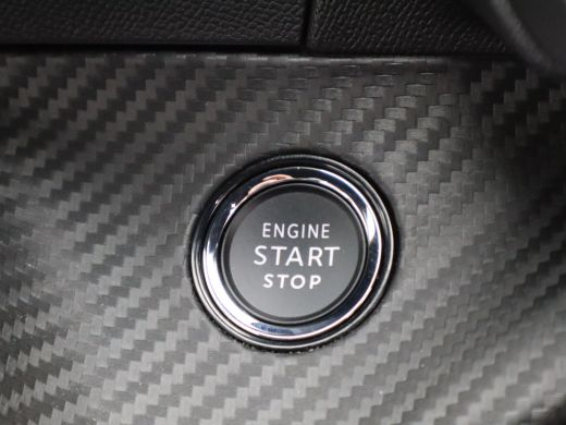 Peugeot 208 Hybrid 100 e-DCS6 GT | Achterbank in delen neerklapbaar | Achterruitverwarming | Achteruitrijcamera ActivLease financial lease