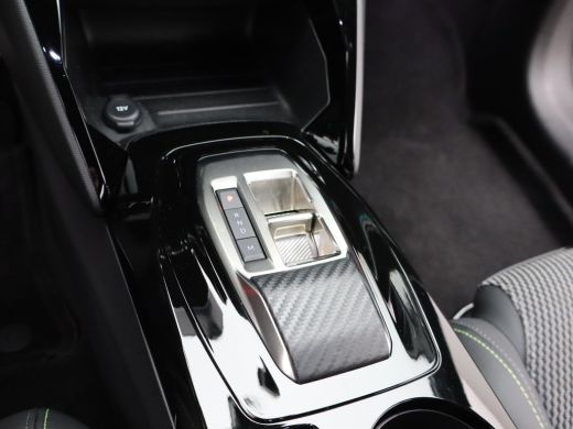 Peugeot 208 Hybrid 100 e-DCS6 GT | Achterbank in delen neerklapbaar | Achterruitverwarming | Achteruitrijcamera ActivLease financial lease