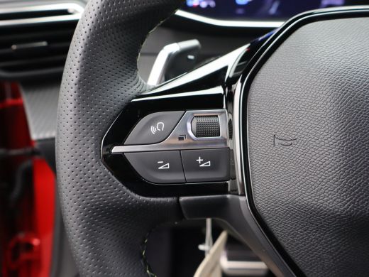 Peugeot 208 Hybrid 100 e-DCS6 GT | Achterbank in delen neerklapbaar | Achterruitverwarming | Achteruitrijcamera ActivLease financial lease