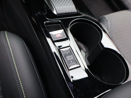 Peugeot 208 Hybrid 100 e-DCS6 GT | Achterbank in delen neerklapbaar | Achterruitverwarming | Achteruitrijcamera ActivLease financial lease