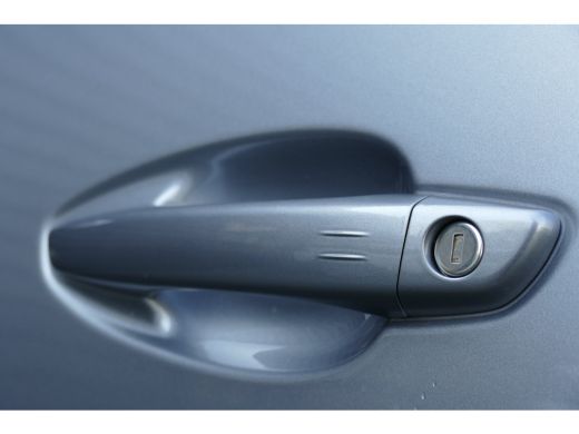 Peugeot 3008 1.6 plug-in Hybrid 180 Allure Camera | 19" Lichtmetaal | Digitaal Dashboard | Carplay | Parkeerse... ActivLease financial lease