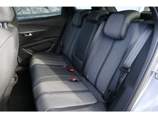 Peugeot 3008 1.6 plug-in Hybrid 180 Allure Camera | 19" Lichtmetaal | Digitaal Dashboard | Carplay | Parkeerse... ActivLease financial lease